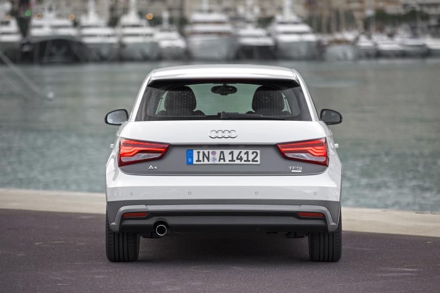  Audi A1 Active TFSI Ultra (8X) 2014 года  (WW) (фото 8 из 12)